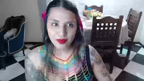 Snapshot of alix_beltran chatting on 09-25-25, 02:04 Alix online show from 09-25-25, 02:04