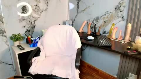 Snapshot of alixlong chatting on 05-09-26, 12:27 Alix online show from 05-09-26, 12:27