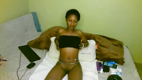 aliyah001 online show from 10-14-25, 02:51