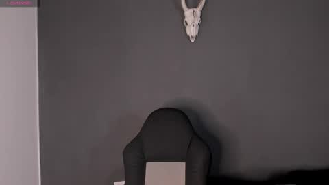 Snapshot of aliz_01 chatting on 03-06-25, 02:09 Aliz online show from 03-06-25, 02:09