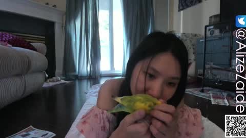 Alize Zaide online show from 10-13-25, 08:31