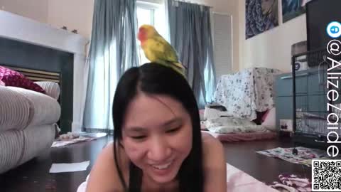 Alize Zaide online show from 10-16-25, 08:43