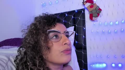 Snapshot of alizon_ chatting on 12-12-24, 08:03 Andrea online show from 12-12-24, 08:03