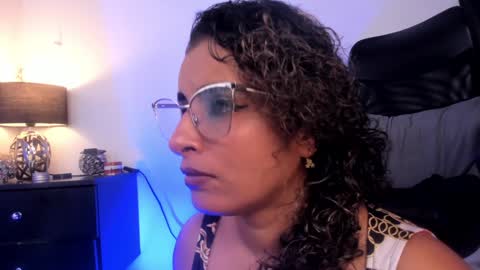 Snapshot of alizon_ chatting on 01-21-25, 08:32 Andrea online show from 01-21-25, 08:32
