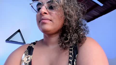 Snapshot of alizon_ chatting on 01-22-25, 12:06 Andrea online show from 01-22-25, 12:06