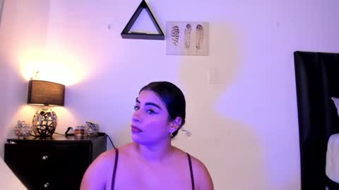 Snapshot of alizon_ chatting on 01-28-25, 08:04 Andrea online show from 01-28-25, 08:04