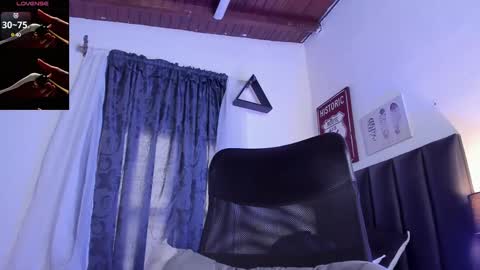 Snapshot of alizon_ chatting on 02-11-25, 08:31 Andrea online show from 02-11-25, 08:31