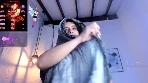 Snapshot of alizon_ chatting on 10-06-25, 03:53 Andrea online show from 10-06-25, 03:53