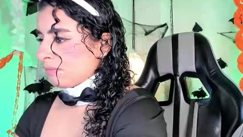 Snapshot of alizon_ chatting on 10-19-25, 06:08 Andrea online show from 10-19-25, 06:08