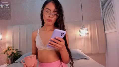 Snapshot of alizza_ chatting on 09-15-25, 11:43 alizza_ online show from 09-15-25, 11:43