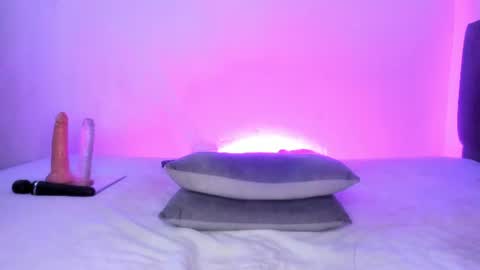 Snapshot of alizzon_ chatting on 06-11-26, 02:53 alizzon online show from 06-11-26, 02:53