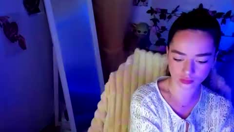 Snapshot of allana_dream chatting on 06-25-26, 06:40 Allana online show from 06-25-26, 06:40