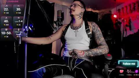 Snapshot of allanhurtss chatting on 10-27-25, 06:56 online show from 10-27-25, 06:56