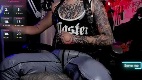 Snapshot of allanhurtss chatting on 11-28-25, 07:05 online show from 11-28-25, 07:05