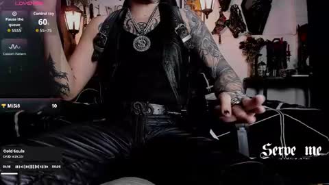 Snapshot of allanhurtss chatting on 06-10-26, 06:07 online show from 06-10-26, 06:07