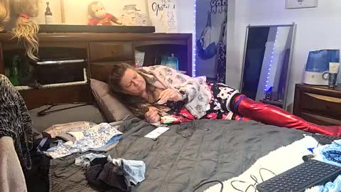 Snapshot of allbuttplaywelcome69 chatting on 12-08-24, 07:58 Stormy Day online show from 12-08-24, 07:58