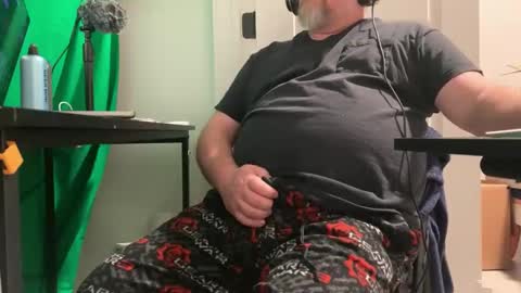 Allergictolove online show from 01-15-25, 11:19