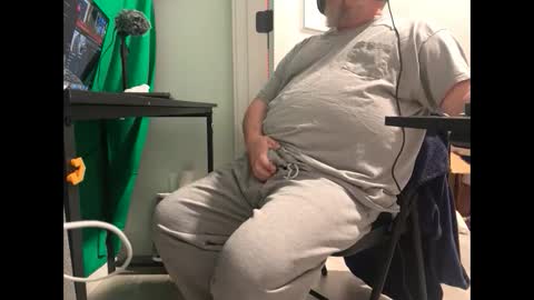 Allergictolove online show from 02-23-25, 03:18