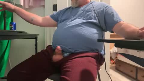 Allergictolove online show from 10-15-25, 05:46