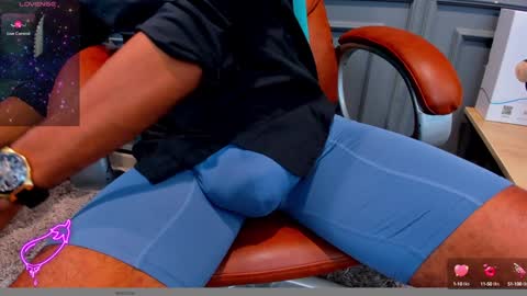 Snapshot of allessandrosantos chatting on 12-25-24, 08:07                                 Help me reach 100 likes online show from 12-25-24, 08:07