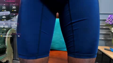 Snapshot of allessandrosantos chatting on 02-11-25, 06:01                                 Help me reach 100 likes online show from 02-11-25, 06:01