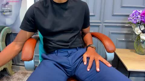 Snapshot of allessandrosantos chatting on 02-22-25, 04:29                                 Help me reach 100 likes online show from 02-22-25, 04:29