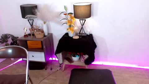 Snapshot of allhailyourmajesty chatting on 01-07-25, 03:14 allhailyourmajesty online show from 01-07-25, 03:14