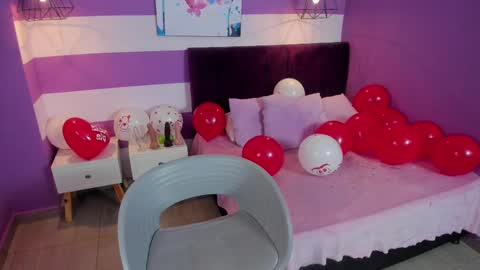 Snapshot of alli_cooper chatting on 02-14-25, 01:45 Ali online show from 02-14-25, 01:45