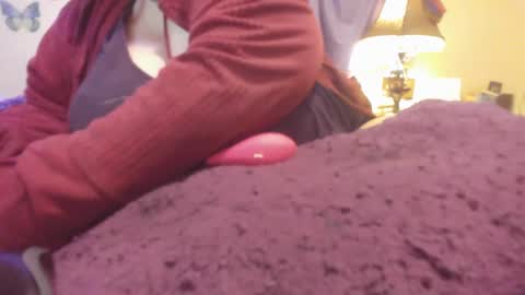 Snapshot of alli_kat78 chatting on 12-17-24, 02:00 Alli Kat online show from 12-17-24, 02:00