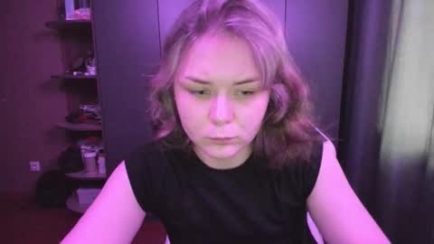 Snapshot of alli_zi chatting on 11-24-25, 04:12 Blair online show from 11-24-25, 04:12