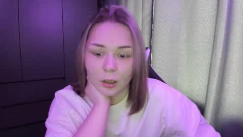 Snapshot of alli_zi chatting on 12-14-25, 06:41 Blair online show from 12-14-25, 06:41