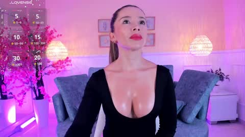 Snapshot of allicerouse chatting on 12-18-24, 11:34 Allice online show from 12-18-24, 11:34