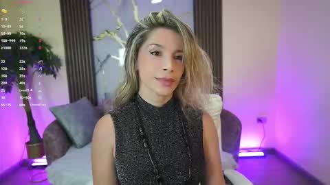 Snapshot of allicerouse chatting on 10-16-25, 07:04 Allice online show from 10-16-25, 07:04