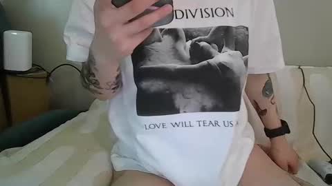 alliebearx online show from 04-12-26, 06:46