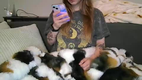 Snapshot of alliebearx chatting on 04-28-26, 05:34 alliebearx online show from 04-28-26, 05:34