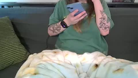 Snapshot of alliebearx chatting on 05-01-26, 06:34 alliebearx online show from 05-01-26, 06:34