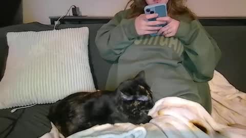 Snapshot of alliebearx chatting on 05-27-26, 01:57 alliebearx online show from 05-27-26, 01:57
