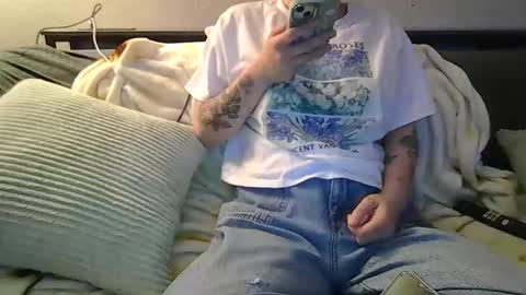 Snapshot of alliebearx chatting on 06-03-26, 04:37 alliebearx online show from 06-03-26, 04:37