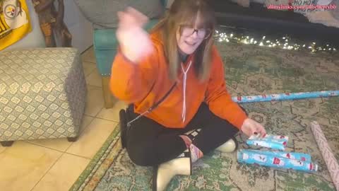 Snapshot of allieberrybb chatting on 12-18-24, 07:08  bb  online show from 12-18-24, 07:08