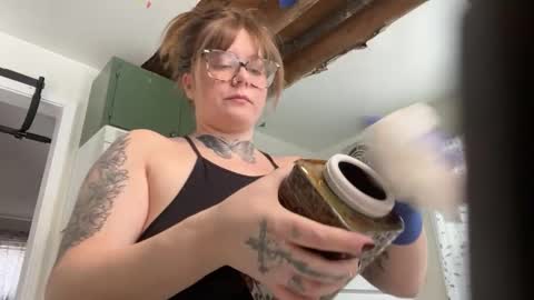 Snapshot of allieberrybb chatting on 01-10-25, 06:17  bb  online show from 01-10-25, 06:17