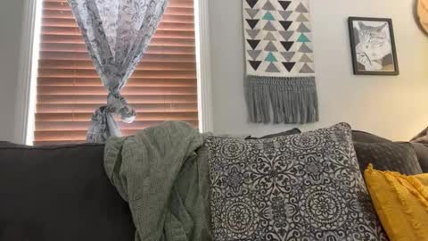 Snapshot of allieberrybb chatting on 01-14-25, 02:43  bb  online show from 01-14-25, 02:43