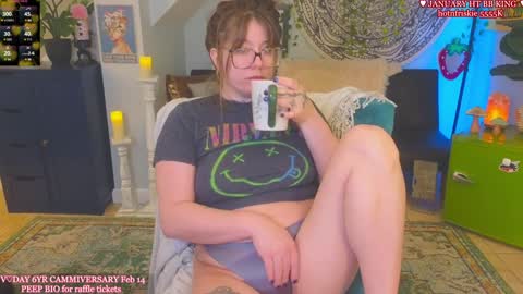 Snapshot of allieberrybb chatting on 01-31-25, 09:27  bb  online show from 01-31-25, 09:27