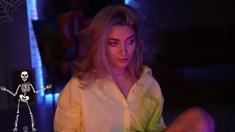 Allie online show from 10-26-25, 05:46