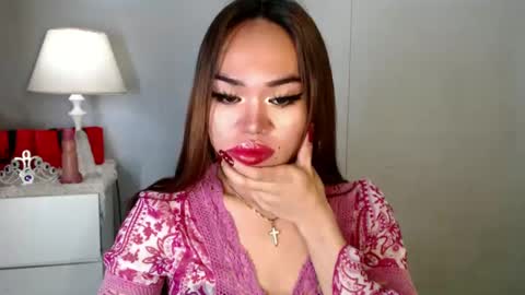 Snapshot of allirah20x chatting on 12-14-24, 09:35 Allirah online show from 12-14-24, 09:35