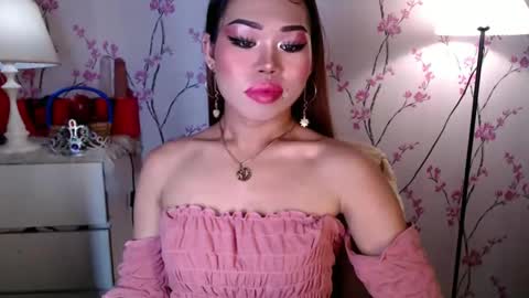 Snapshot of allirah20x chatting on 03-04-25, 01:01 Allirah online show from 03-04-25, 01:01