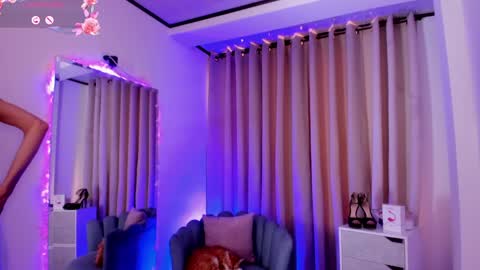 Snapshot of allison_alahia chatting on 01-10-25, 07:11 Allison online show from 01-10-25, 07:11