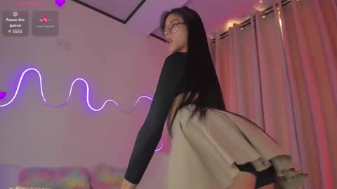 Snapshot of allison_alahia chatting on 12-04-25, 03:10 Allison online show from 12-04-25, 03:10