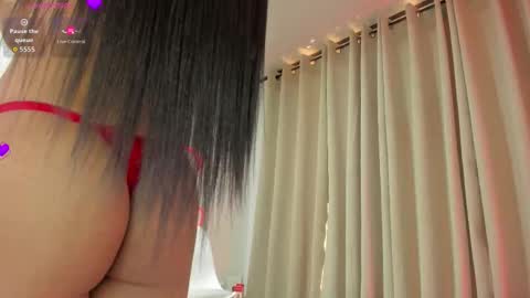 Snapshot of allison_alahia chatting on 12-15-25, 01:59 Allison online show from 12-15-25, 01:59