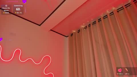 Snapshot of allison_alahia chatting on 01-18-26, 01:04 Allison online show from 01-18-26, 01:04