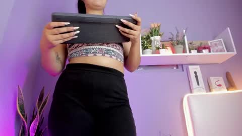 Snapshot of allison_peach chatting on 06-03-26, 08:36 Alisson online show from 06-03-26, 08:36